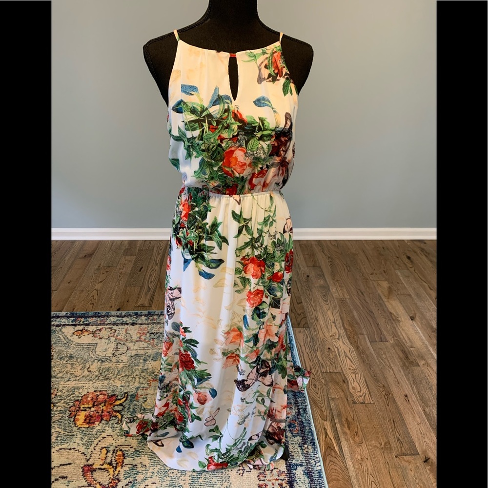 White, flowered Maxi - Size Small